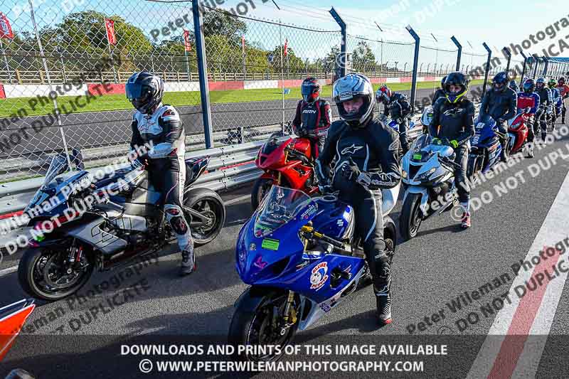 donington no limits trackday;donington park photographs;donington trackday photographs;no limits trackdays;peter wileman photography;trackday digital images;trackday photos